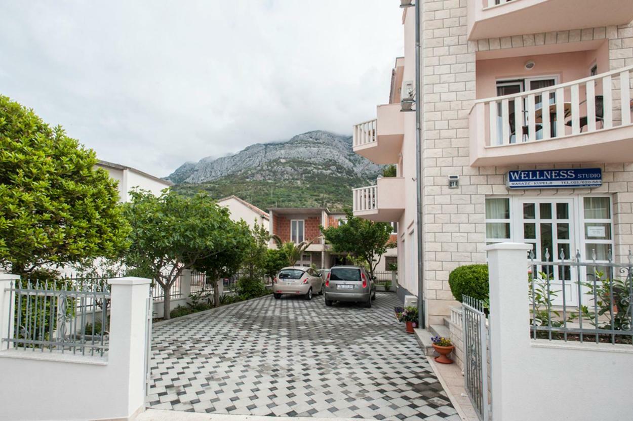House Bacak - Apartment & Wellness-Studio Башка-Вода Экстерьер фото
