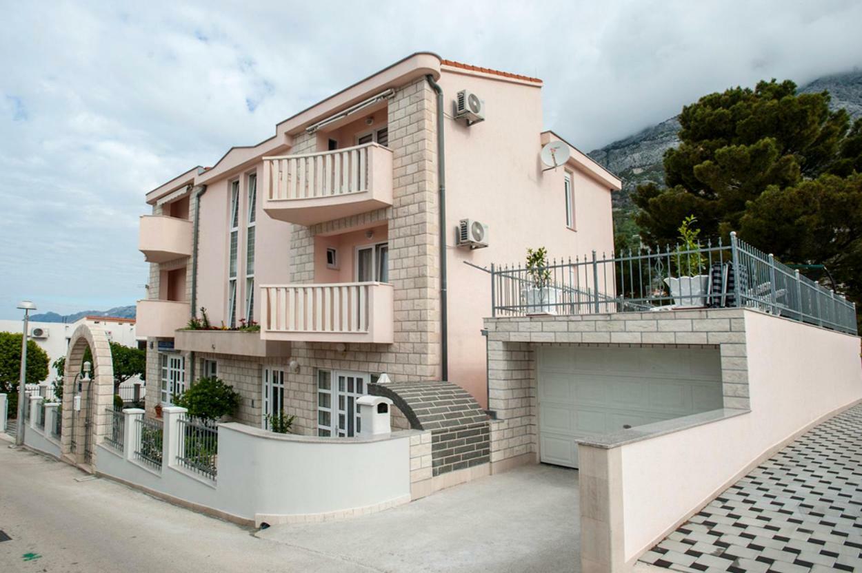 House Bacak - Apartment & Wellness-Studio Башка-Вода Экстерьер фото